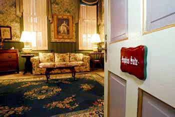 Prince Solms Inn Нью Браунфелс Экстерьер фото